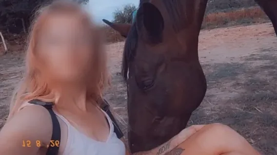 Amanda, 33