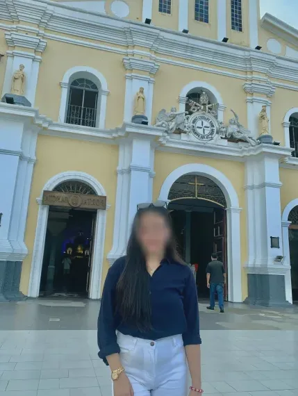 Amina, 24