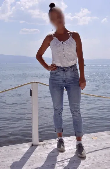 Amira, 34