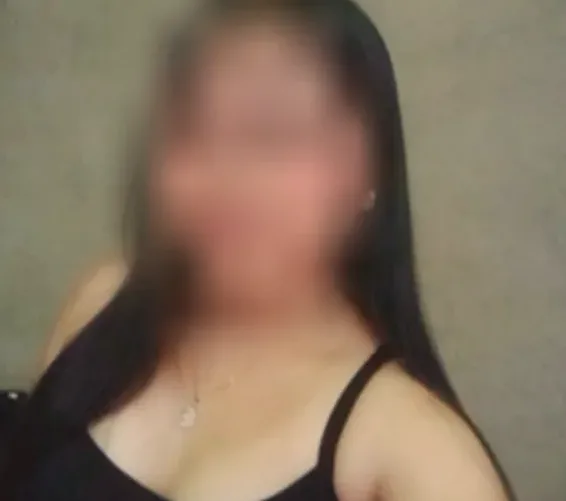 Anne, 19