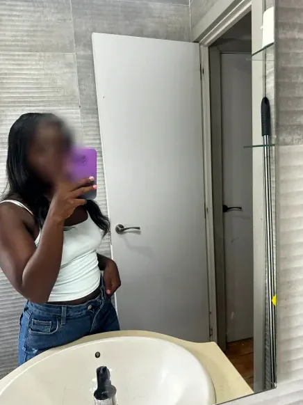 Clara, 29
