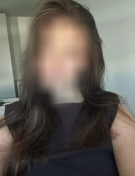 Jasmin, 28