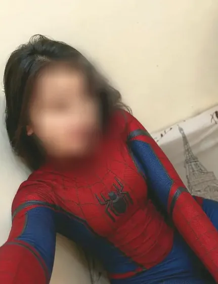 Karoline, 25