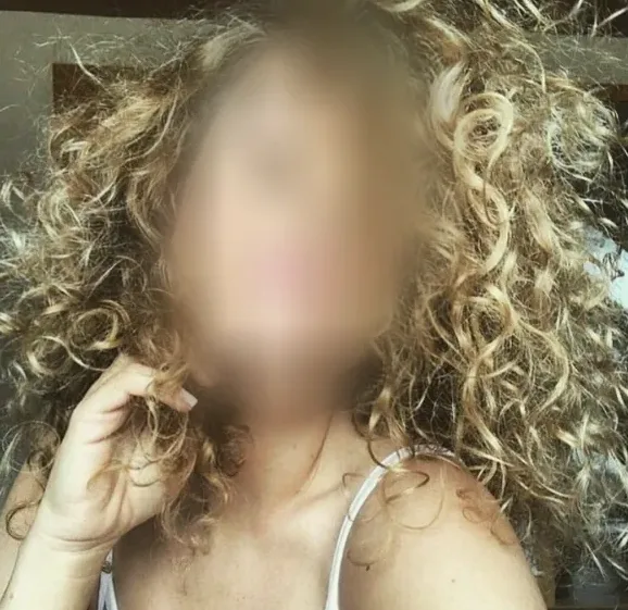Malou, 25