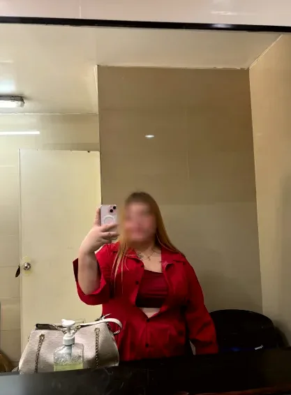 Rosa, 26