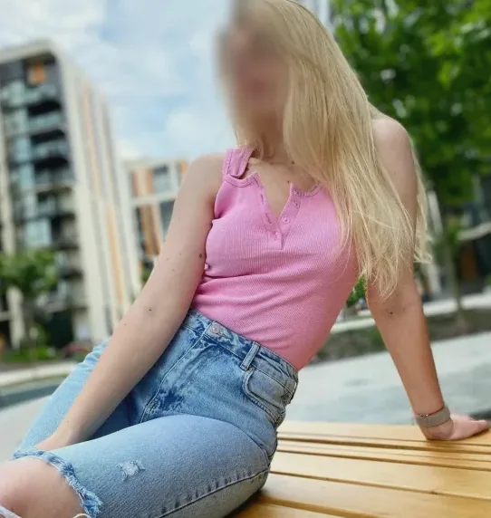 Simone, 37