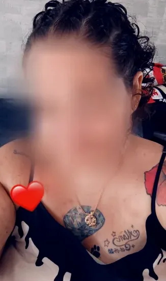 Tina, 40